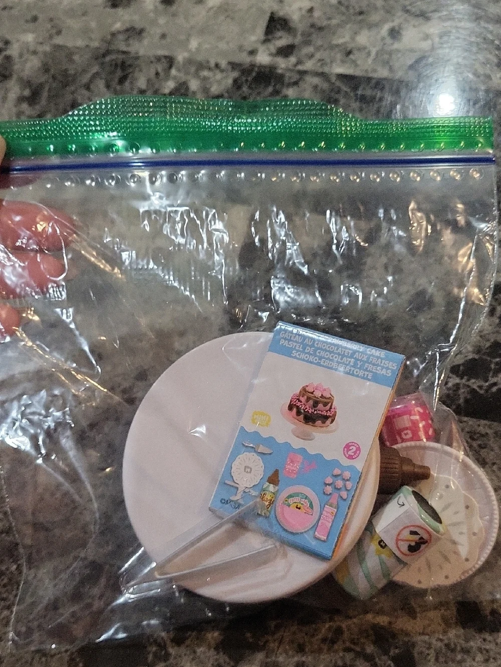 Miniverse Make It Mini Choco Strawberry Cake